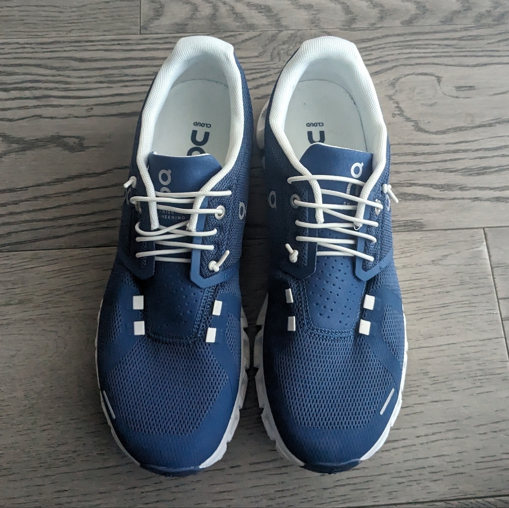 GENTLY used Women's Cloud 5 in denim/white